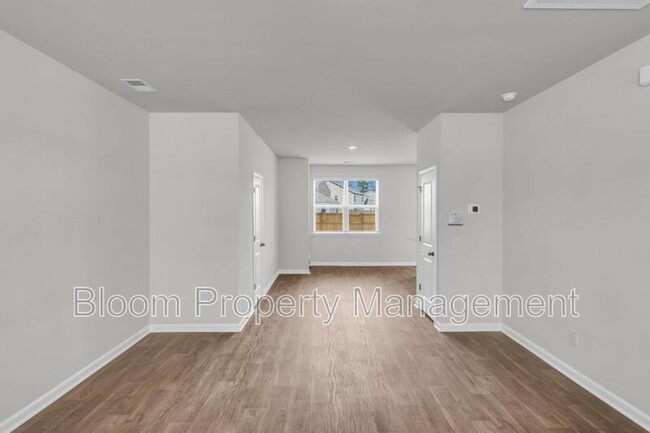 Building Photo - 803 Lilyford Ln