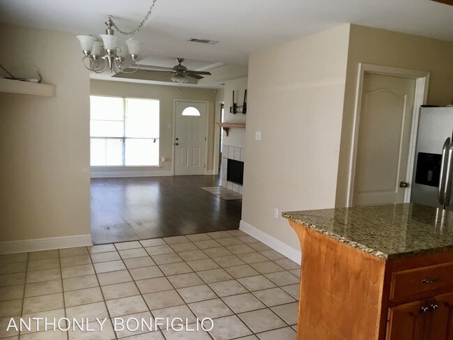 Building Photo - 3 br, 2 bath House - 1046 Elvin Dr.