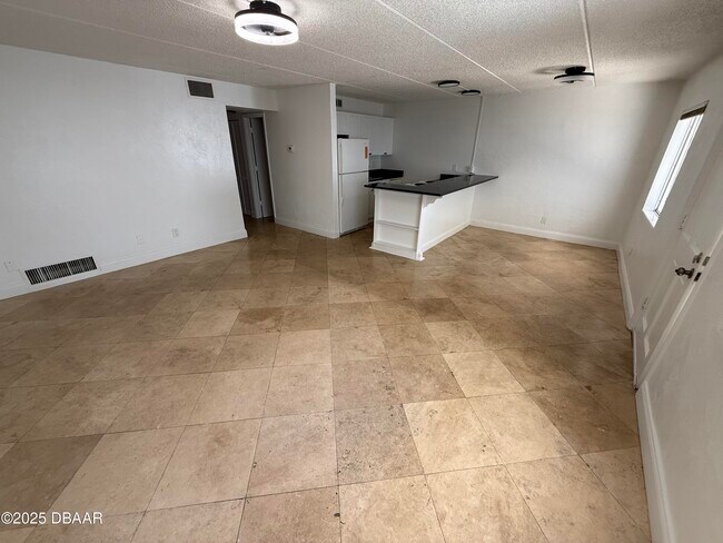 Foto del edificio - 1020 N Halifax Ave