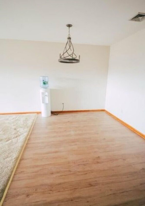 Foto principal - 9249 John F. Kennedy Blvd