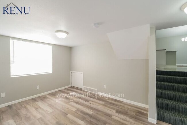 Foto del edificio - Available Now!