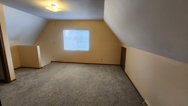 Foto del edificio - 230 E Sumner St