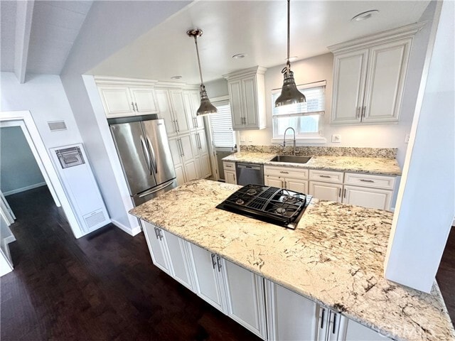 Foto del edificio - 109 W Escalones