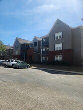 Building Photo - 1114 S College St