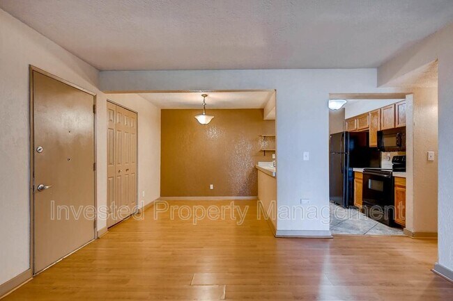 Building Photo - 479 Wright St