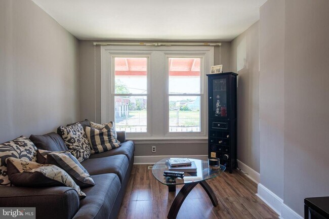 Foto del edificio - 701 E Barnard St