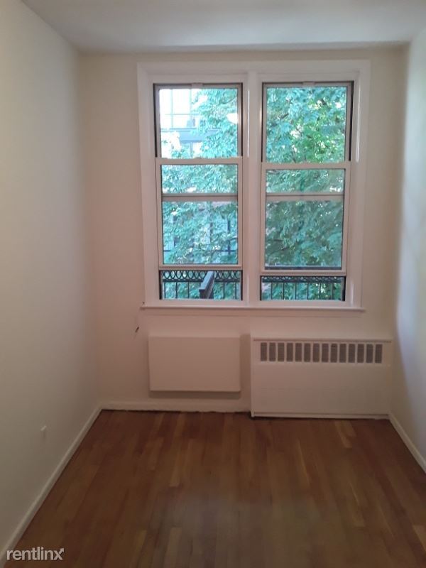 Building Photo - 270 W 25th St