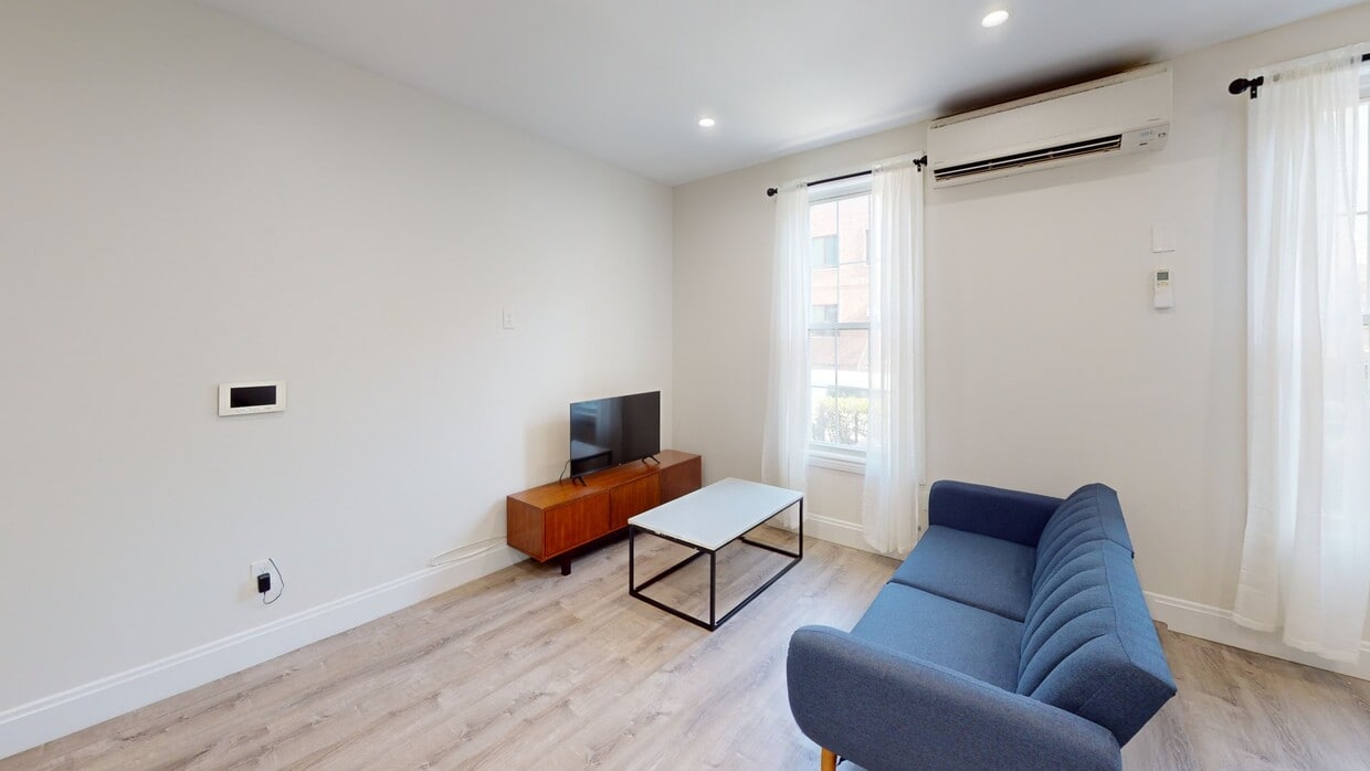 Photo - Private bedroom in 2 bed/1 bath Home