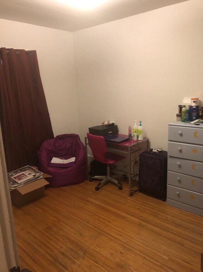 bedroom 2 - 2212 E Main St
