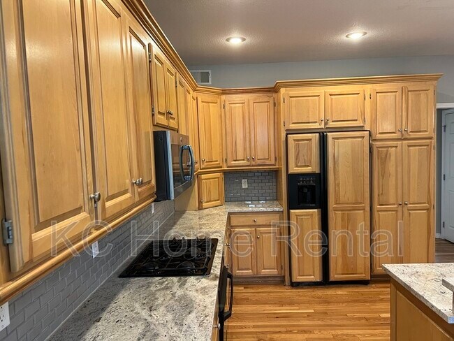 Building Photo - 17122 Penrose Ln