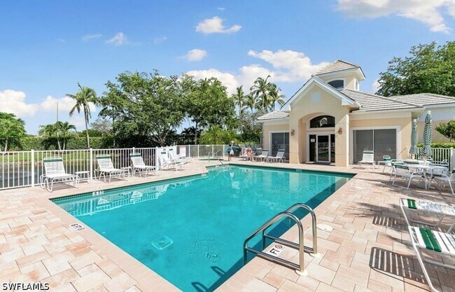 Foto del edificio - 8540 Mystic Greens Way