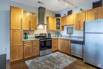 Interior Photo - Northpoint At 68