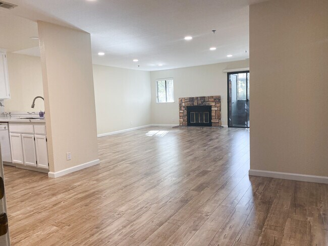 Unit Entrance - 2310 La Terrace Cir