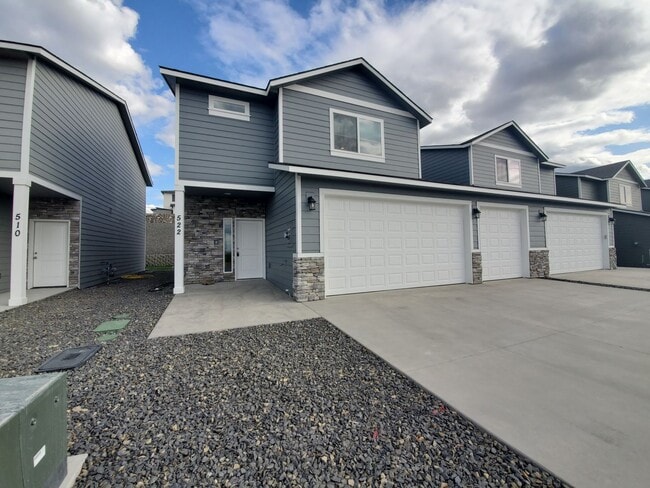 Building Photo - 2 Story Townhouse with 3-Car Garage