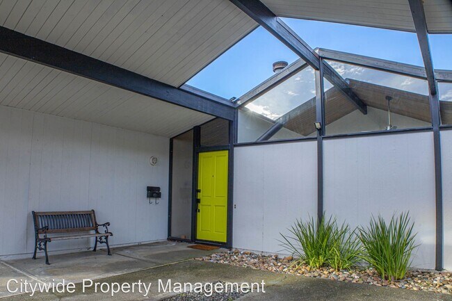 Building Photo - 4 br, 2 bath House - 31 Mt. Lassen Drive 4...