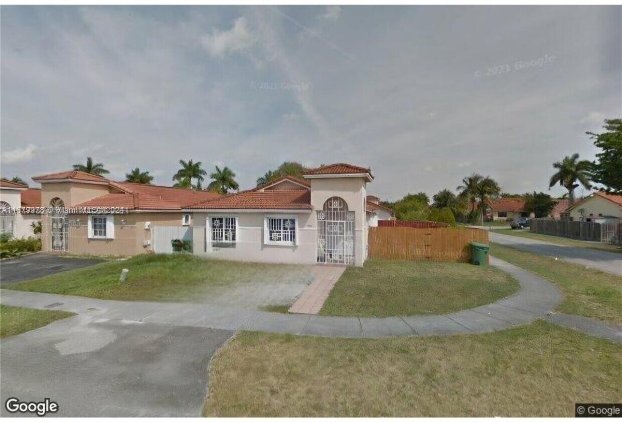 Foto principal - 9003 NW 112th Terrace
