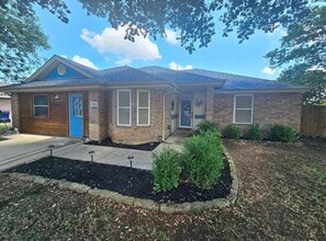 Building Photo - 421 Arnold Ave