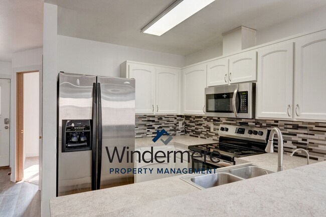 Foto del edificio - Charming Home in the Heart of Oak Harbor –...