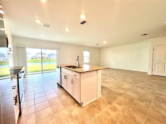 Building Photo - 5665 Nispero Wy