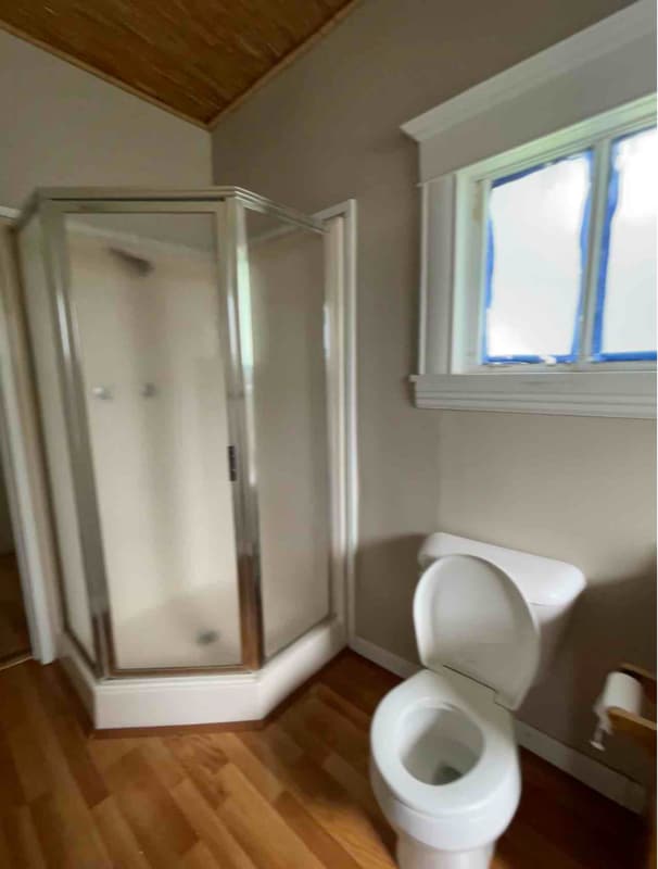 Building Photo - 210 E Hackberry St