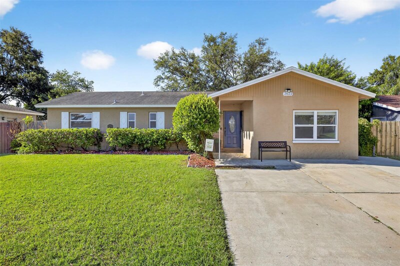 Foto principal - 2622 21st Ave SW