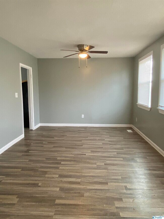 Foto del edificio - 3800 N Memorial Pkwy