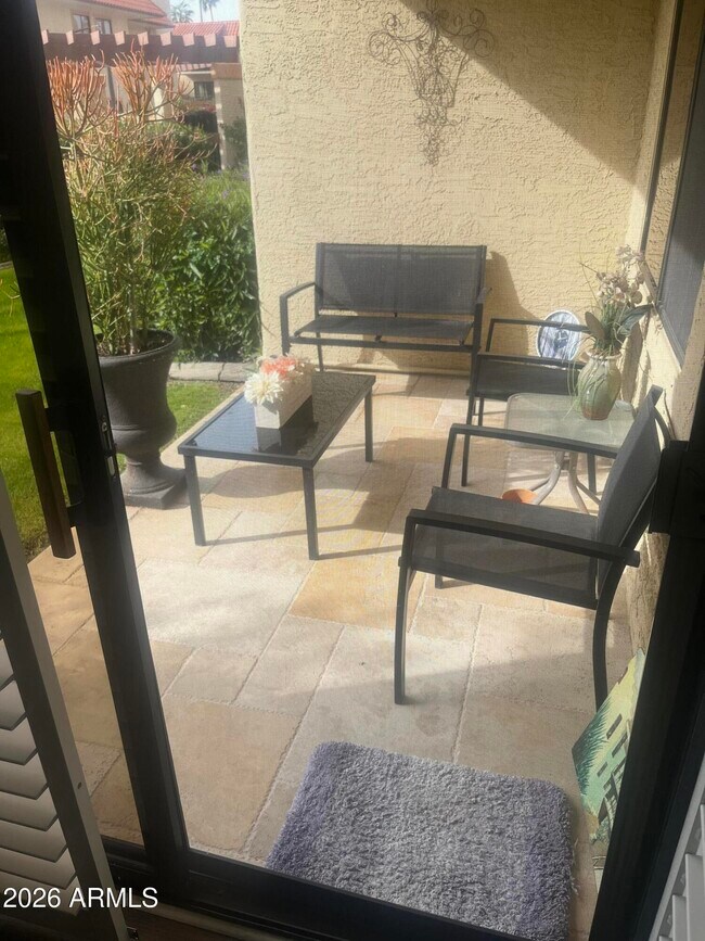 Building Photo - 10330 W Thunderbird Blvd