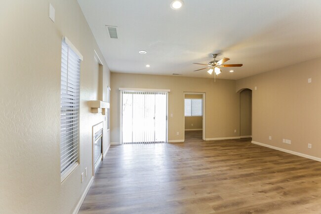 Foto del edificio - Beautiful 3-Bedroom Home in Tolleson, AZ