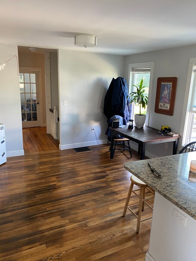 Dinning Area - 189 Forest St