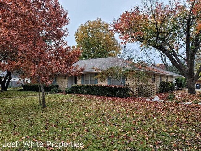 Building Photo - 4 br, 2.5 bath House - 501 Magnolia