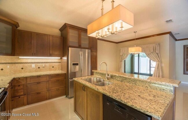 Building Photo - 1375 Lara Cir
