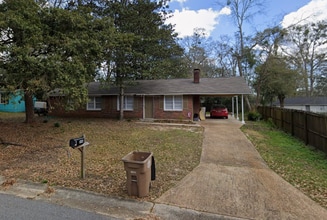 Building Photo - 1104 Garland Dr