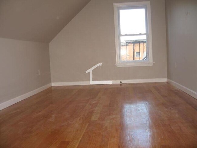 Foto del edificio - Awesome Student Friendly 6 Bed