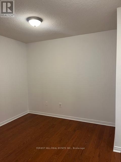 Photo du bâtiment - 925 Bay St.