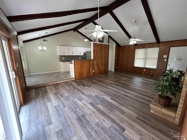 Foto del edificio - 4665 Balmoral Dr