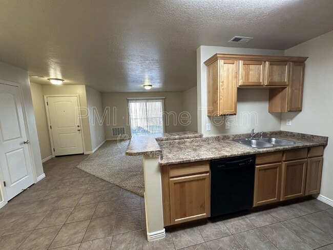 Foto del edificio - 2510 Charleston Ave