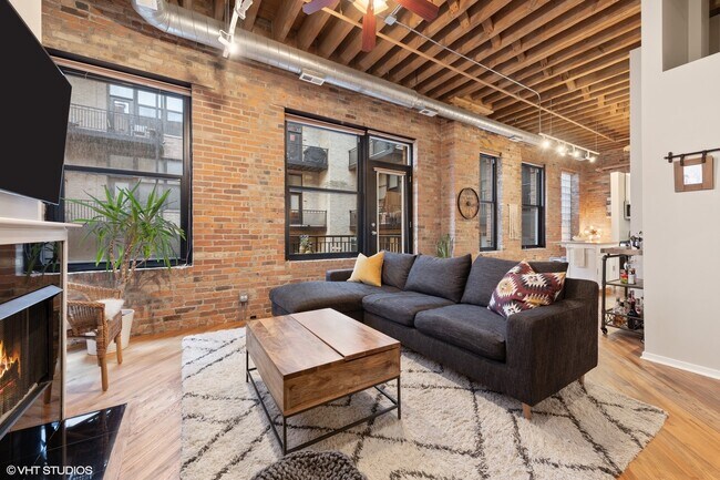 Foto del edificio - 226 N Clinton St