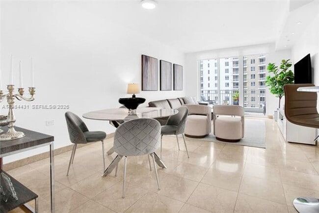 Building Photo - 801 Brickell Key Blvd