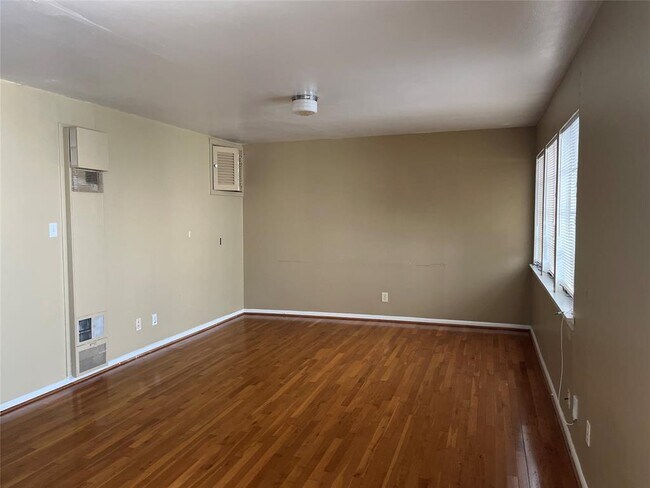 Foto del edificio - 1910 Vermont St