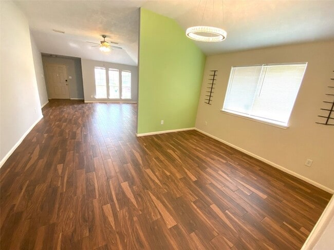 Foto del edificio - 2615 Elder Park Ct