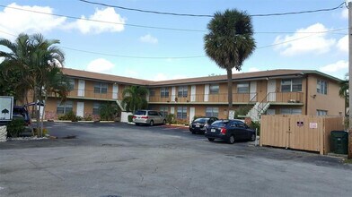 Building Photo - 1401 NE 57th Pl