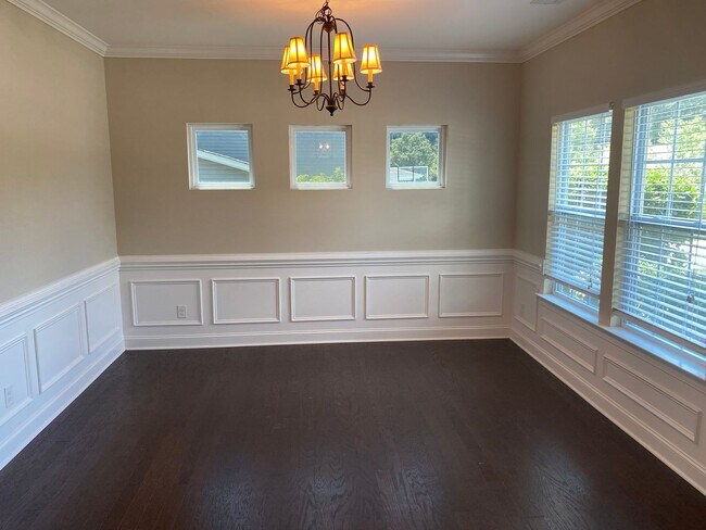 Building Photo - Spacious two story home in the desirable W...