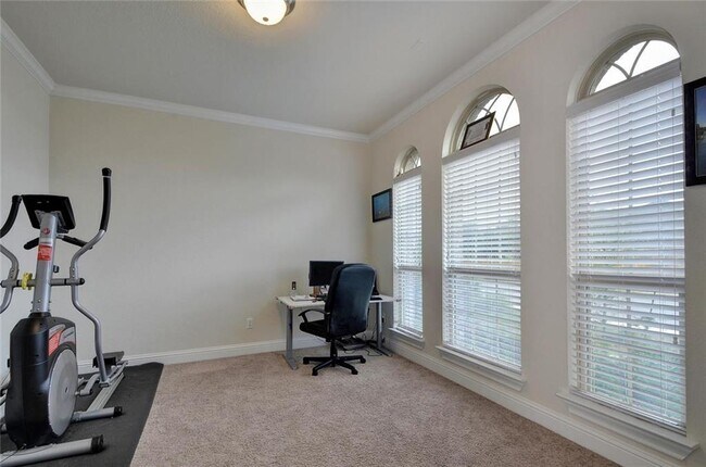 Building Photo - Stately 4 Bedroom, 3.5 Bath Home in Southw...