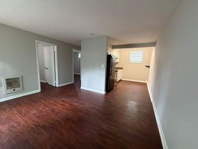Foto del edificio - 2 Bed / 1 Bath apartment in triplex 2nd Av...