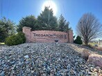 Primary Photo - Town Home For Rent Bellevue!