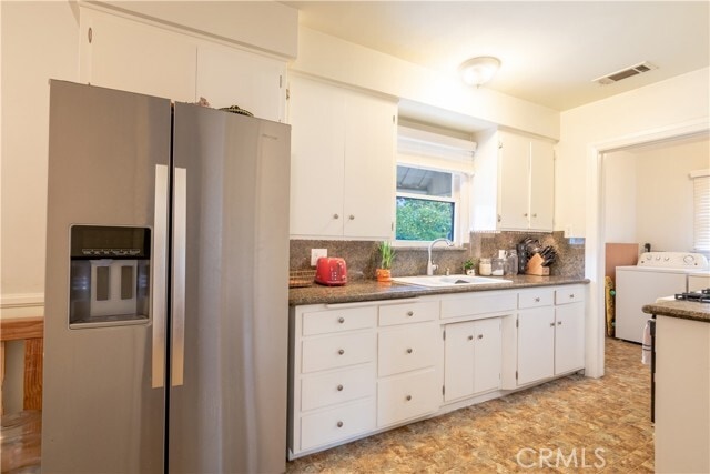 Building Photo - 121 N Spruce St