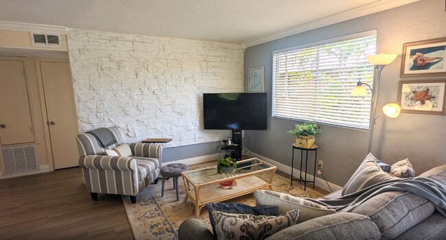 Foto del edificio - 231 Dundee Rd