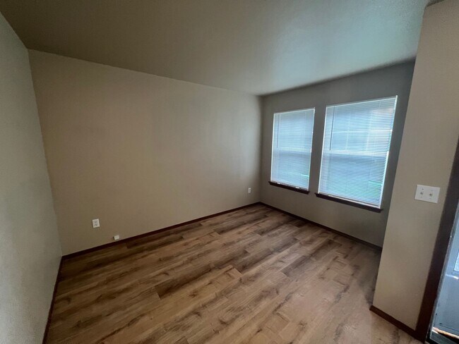 Foto del edificio - Gorgeous Mandalay Estate Townhome!