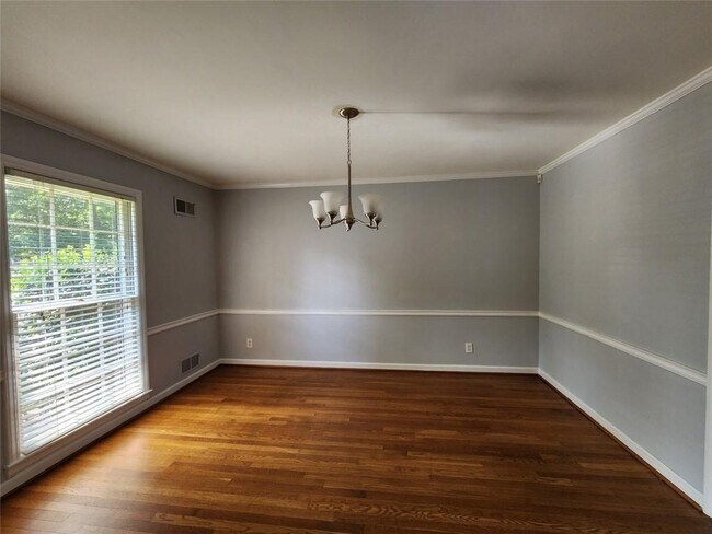 Building Photo - 4765 Brinkley Ln NE
