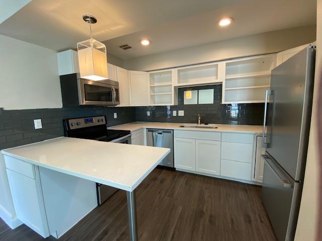 Building Photo - 935 La Posada Dr